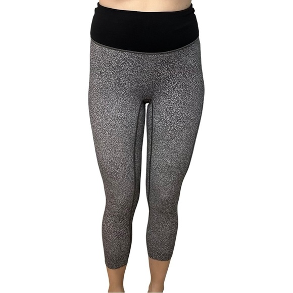 Lululemon Leggings Run the Day Crop Capri Workout Gym Size 6 Small - Picture 2 of 7